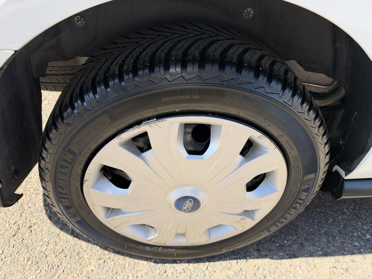 Ford Transit Connect photo 35
