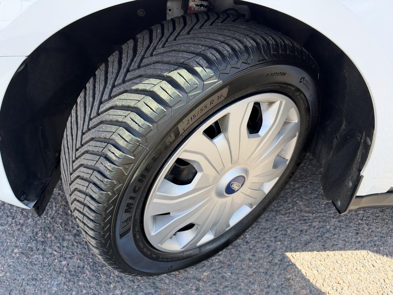 Ford Transit Connect photo 37