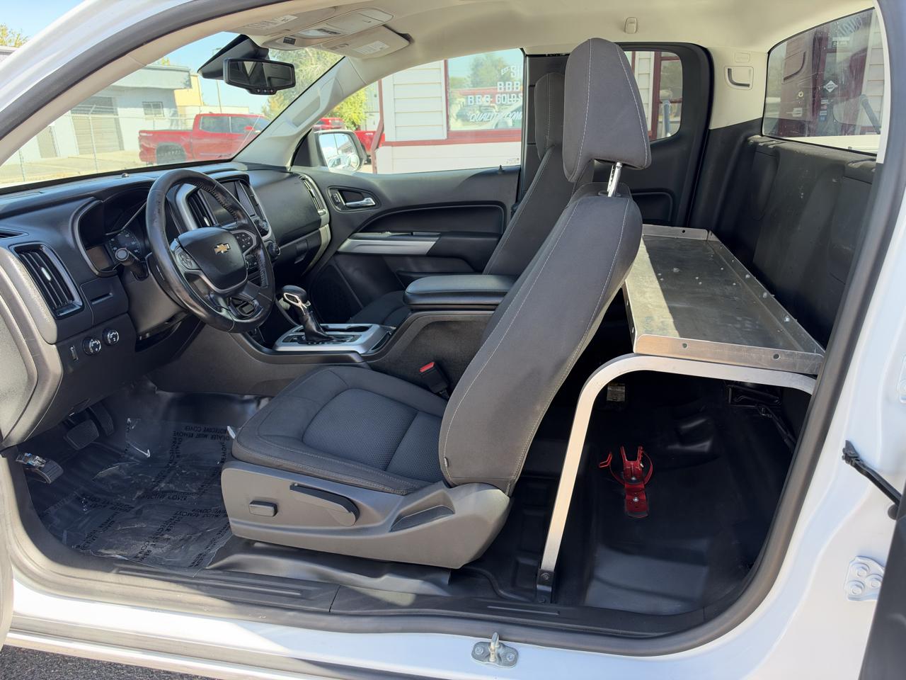 Chevrolet Colorado photo 16