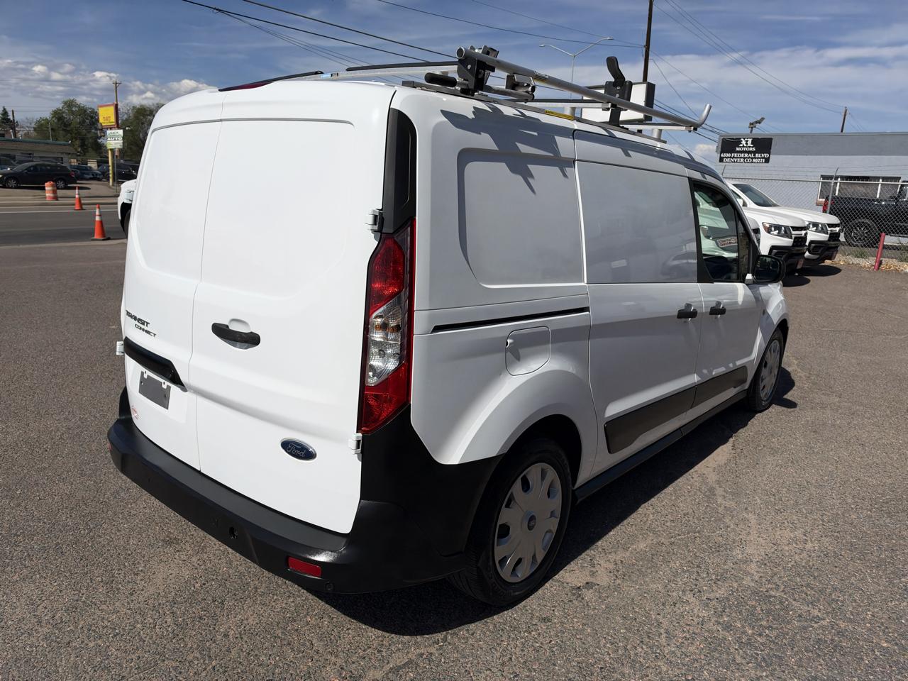 Ford Transit Connect photo 9
