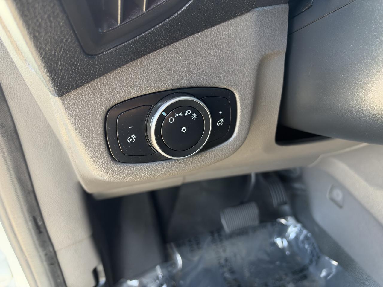 Ford Transit Connect photo 14