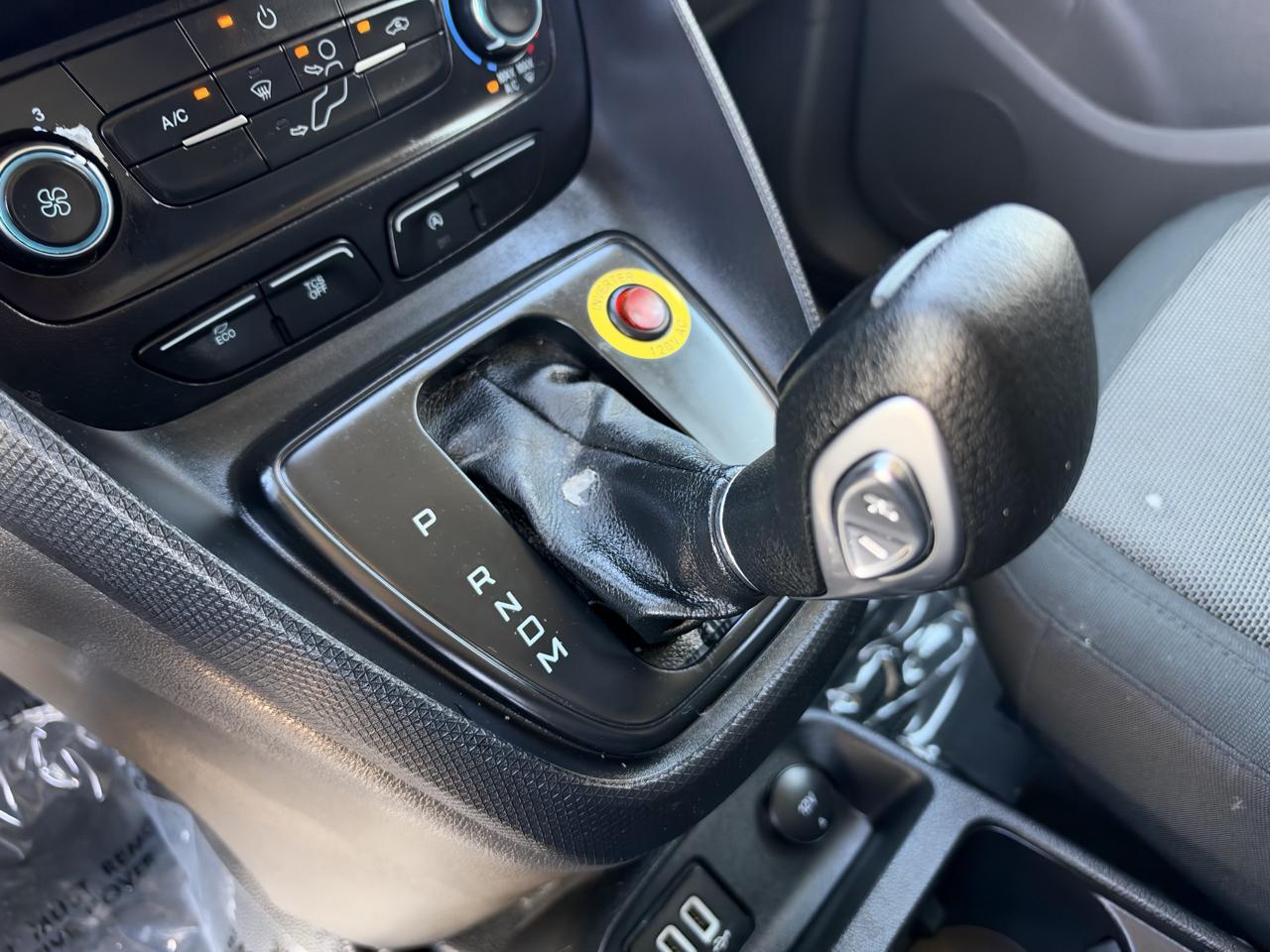 Ford Transit Connect photo 22