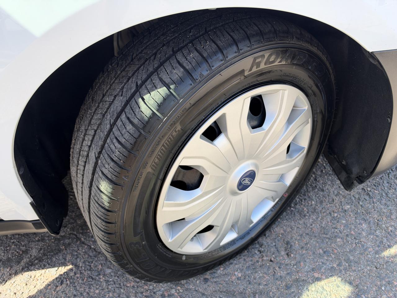 Ford Transit Connect photo 31