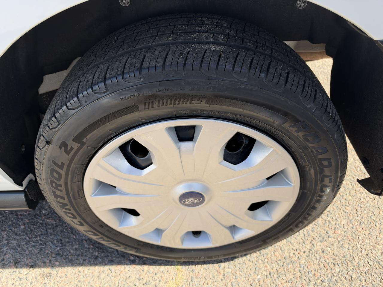 Ford Transit Connect photo 32