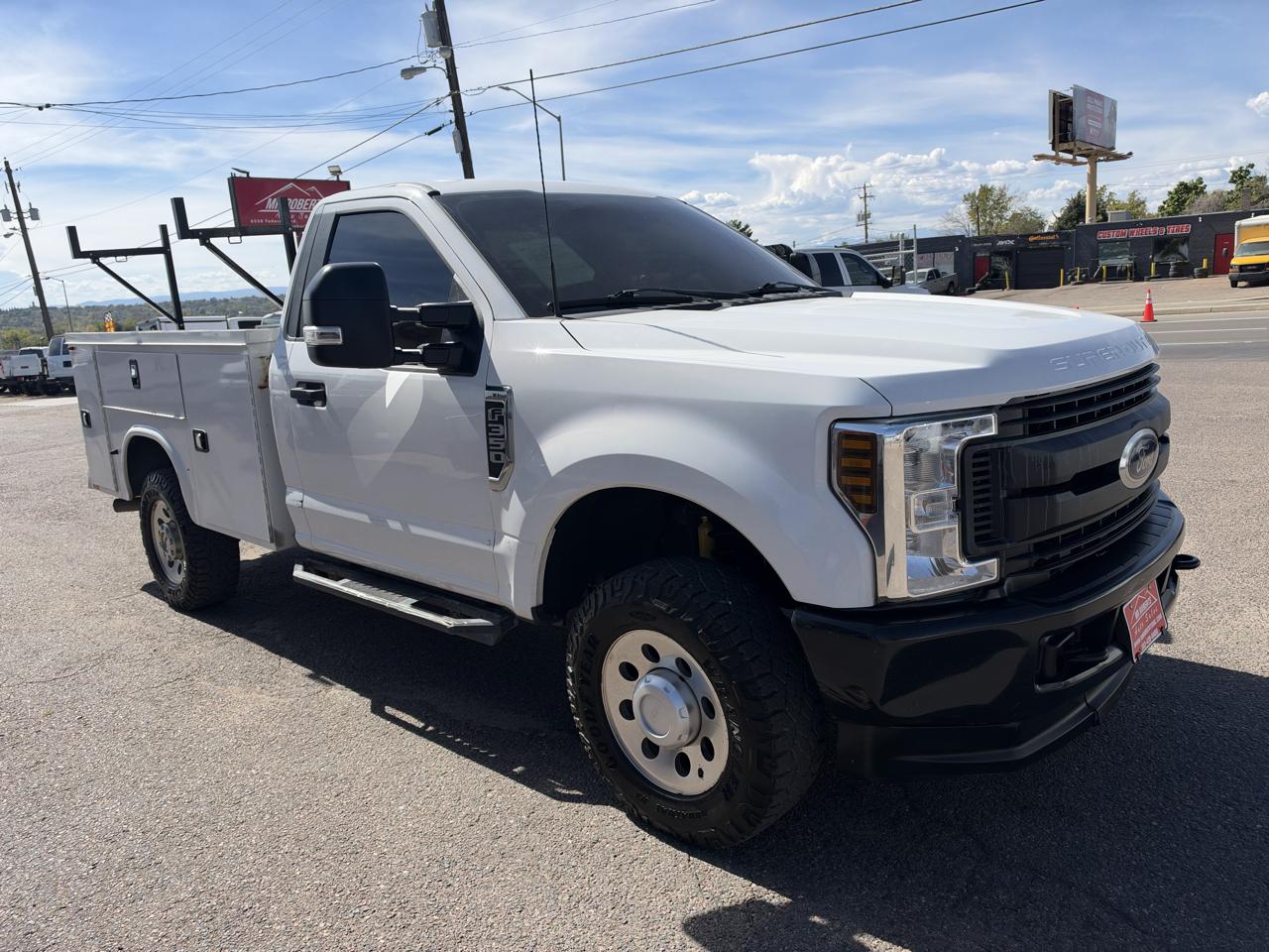 Ford F-350 photo 2