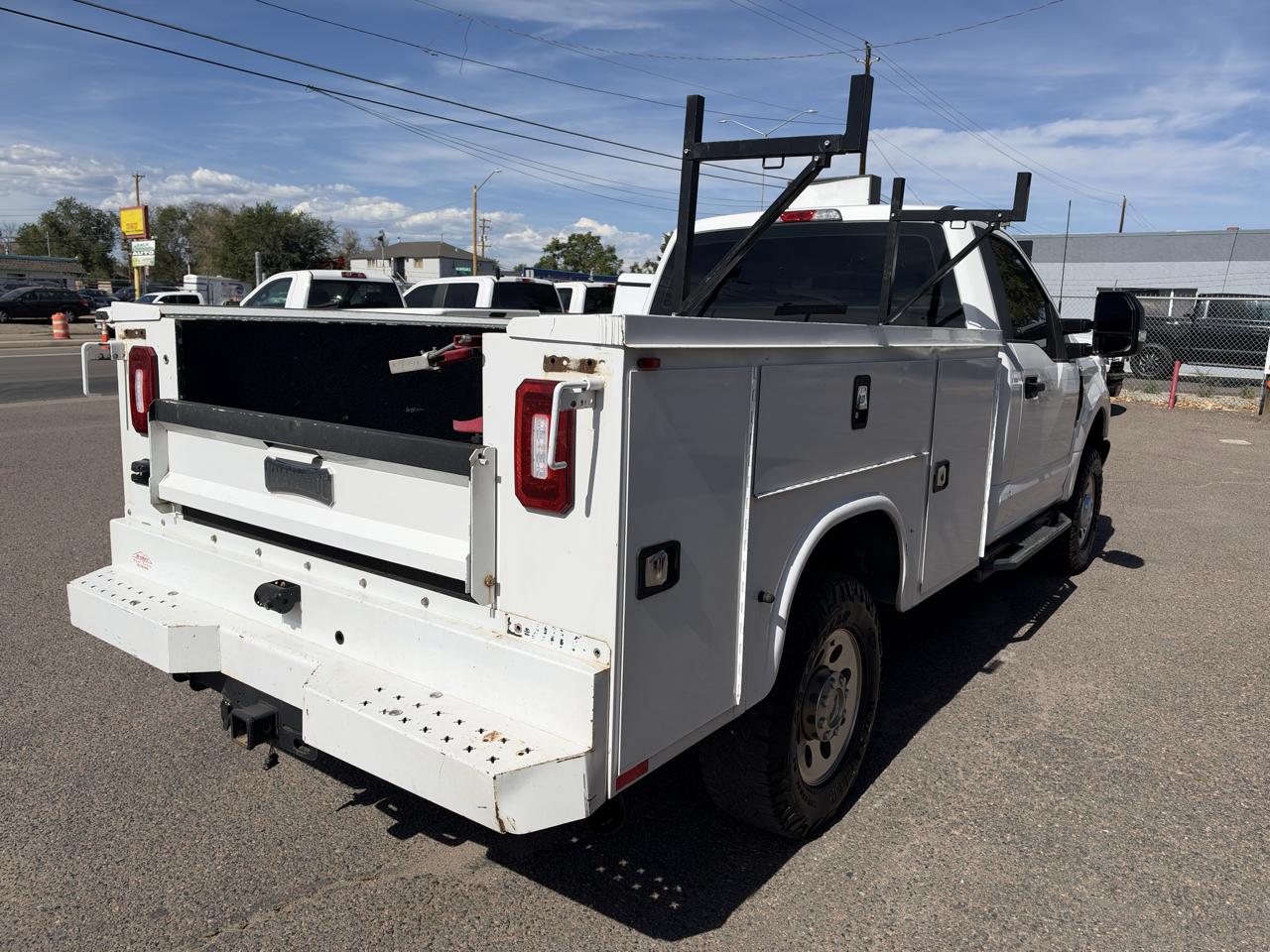 Ford F-350 photo 10