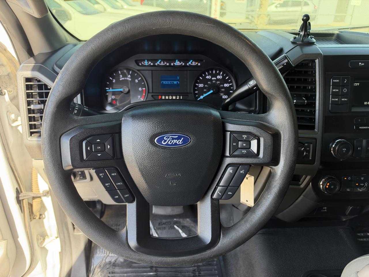 Ford F-350 photo 17