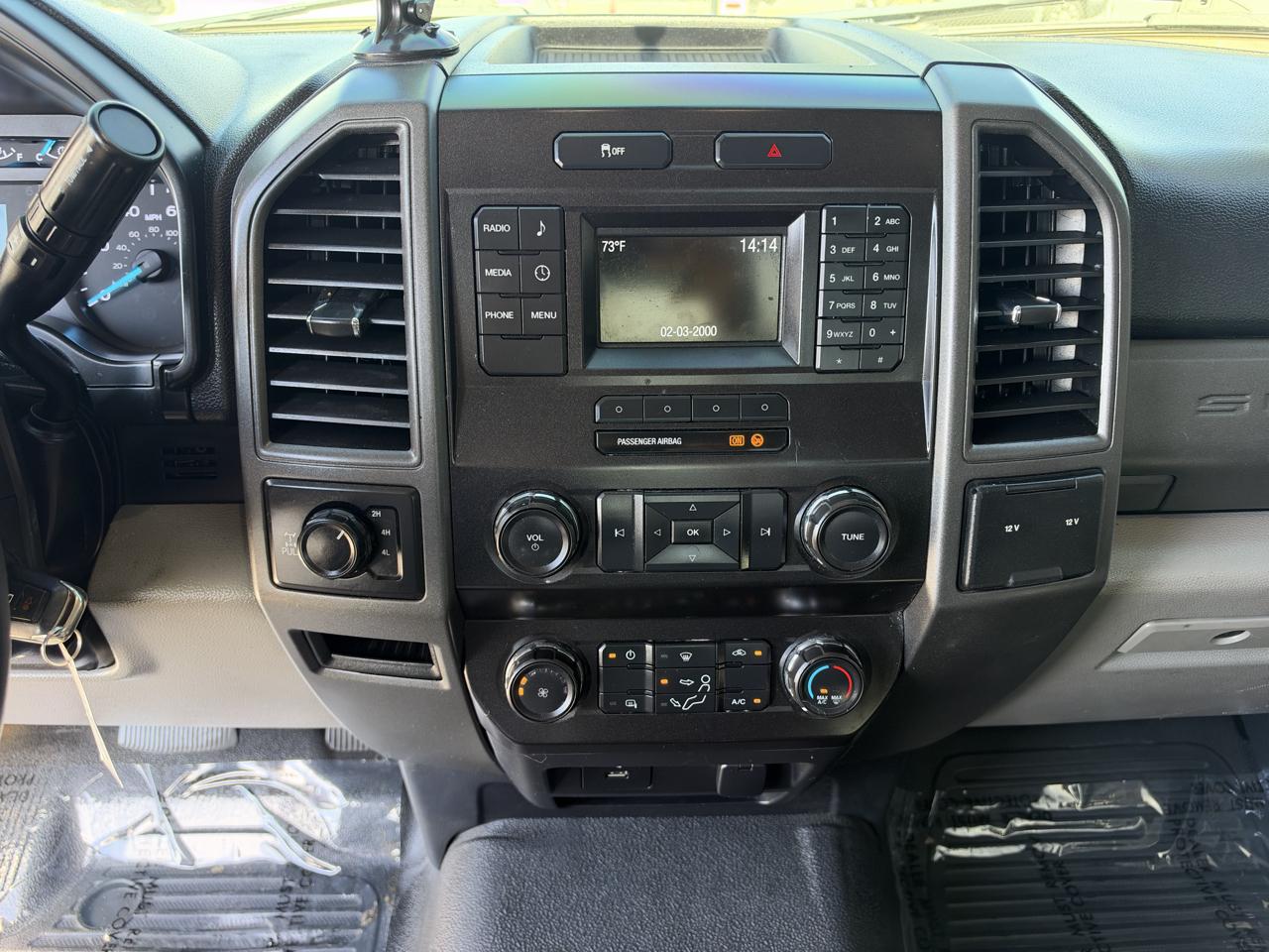 Ford F-350 photo 22