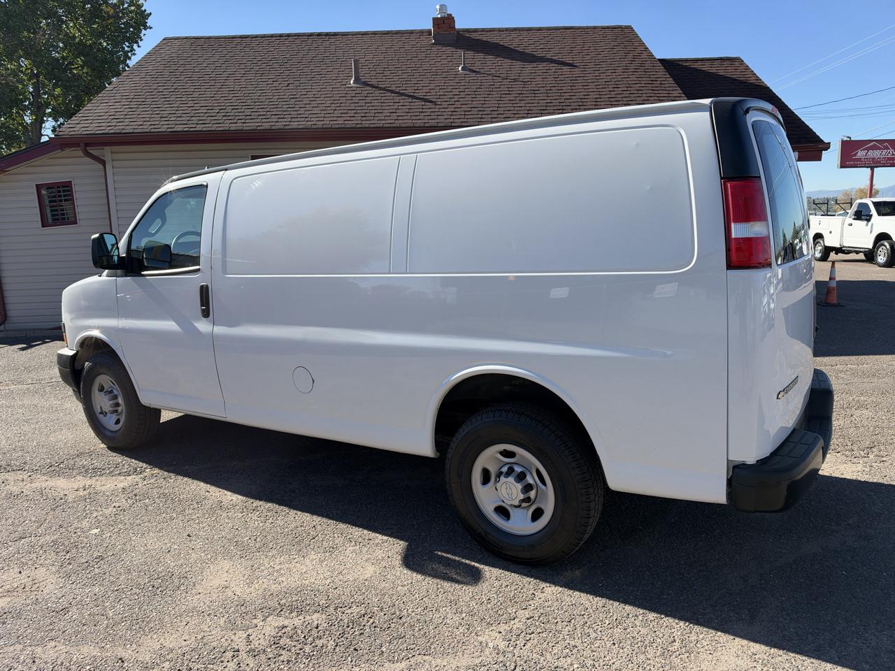Chevrolet Express Cargo Van RWD 2500 135" 2019