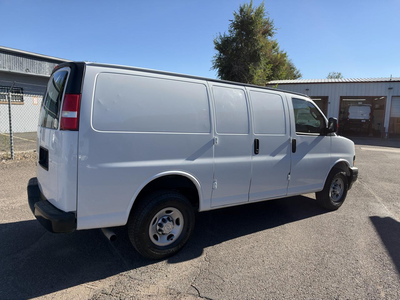 Chevrolet Express Cargo Van RWD 2500 135" 2019