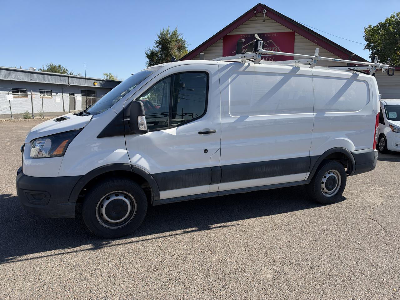 Ford Transit photo 2