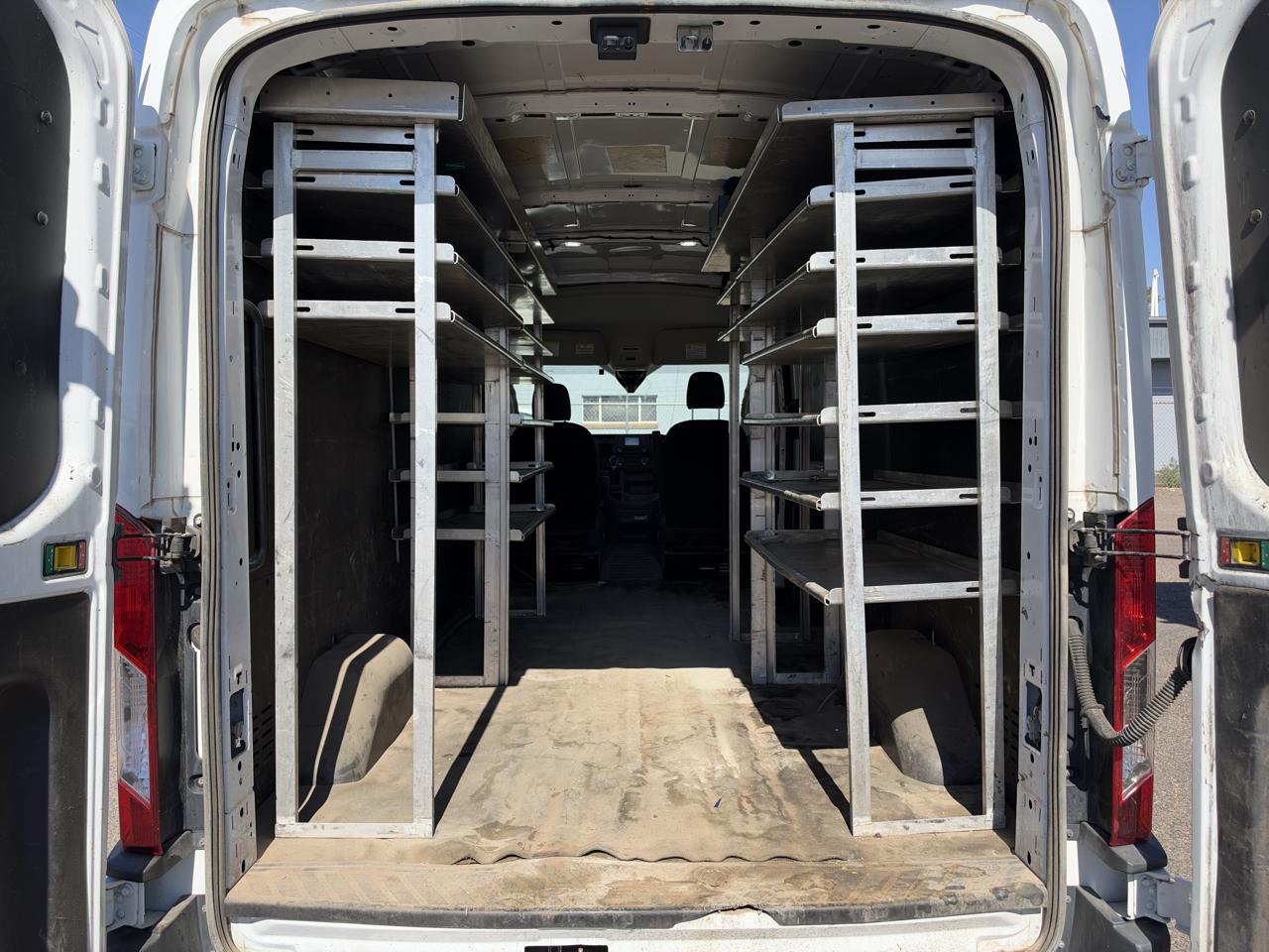 Ford Transit photo 5