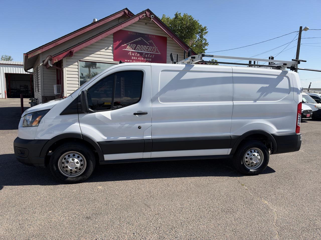 Ford Transit photo 2
