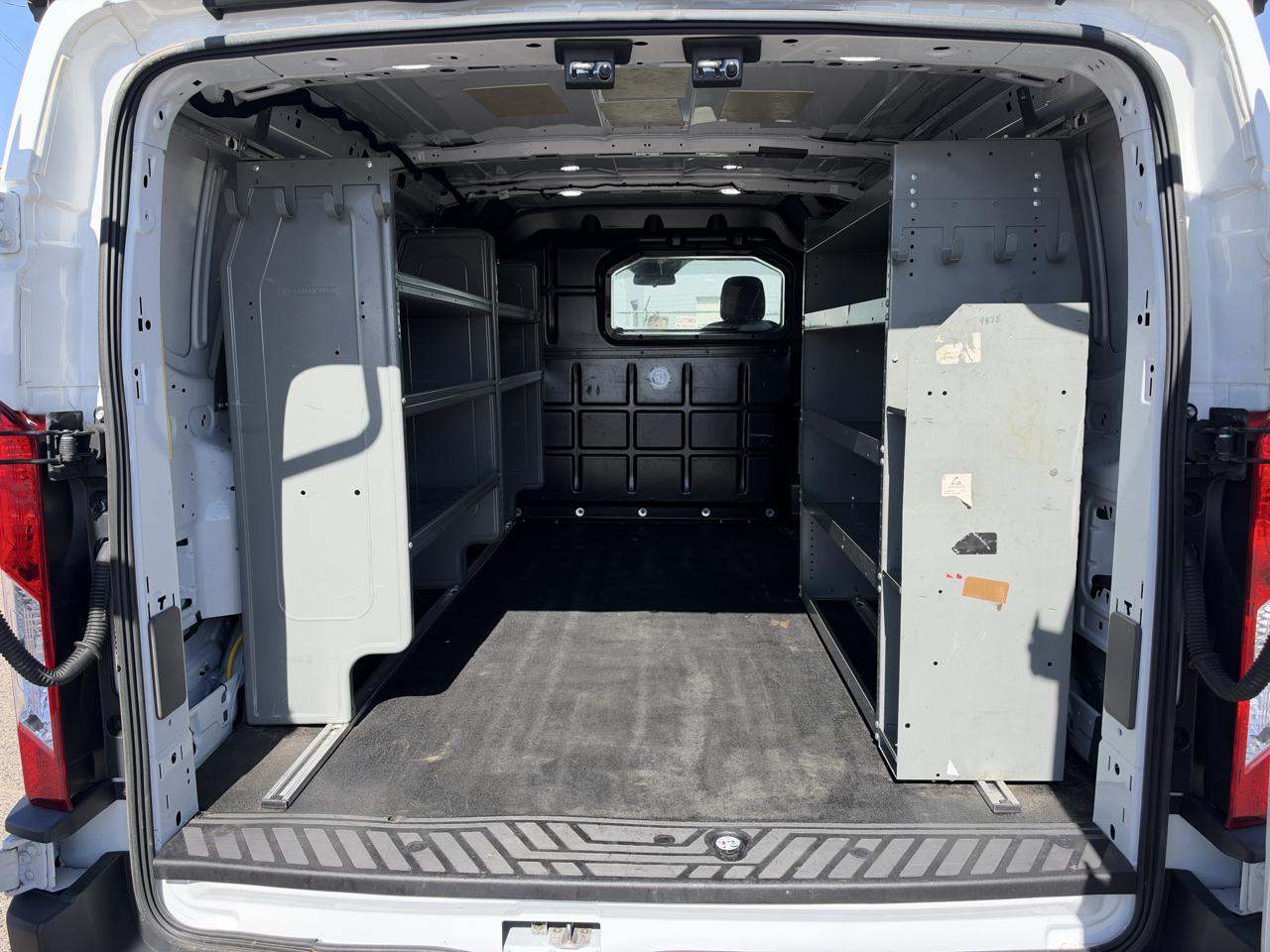 Ford Transit photo 5