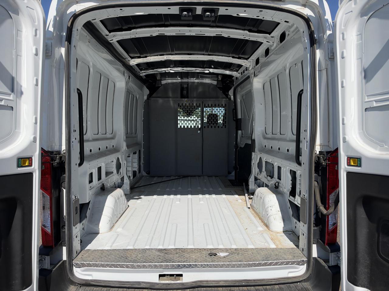 Ford Transit Cargo Van T-250 148" Med Rf 9070 GVWR RWD 2020