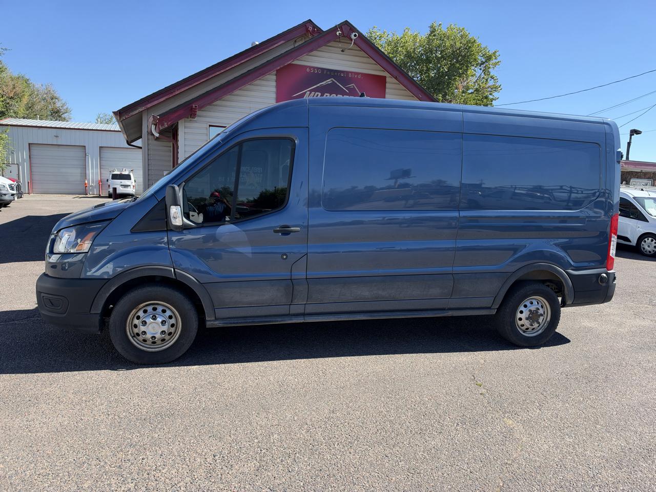 Ford Transit photo 2