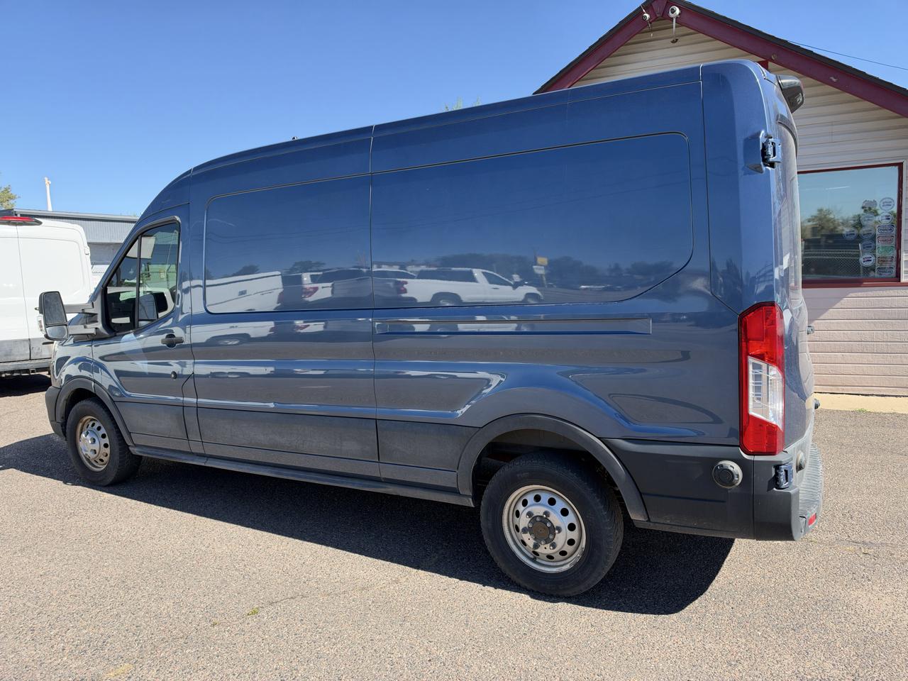 Ford Transit photo 3