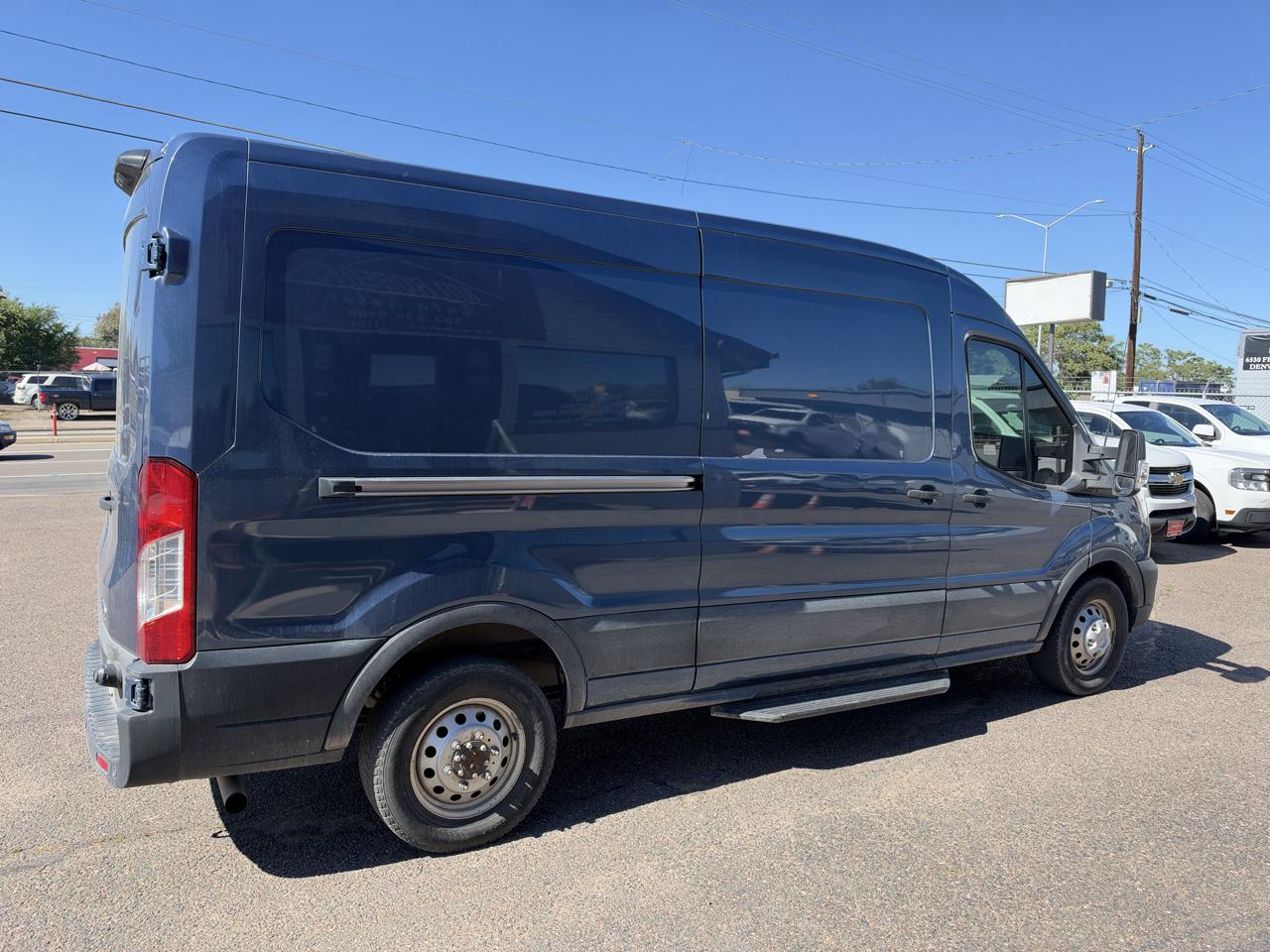 Ford Transit photo 4