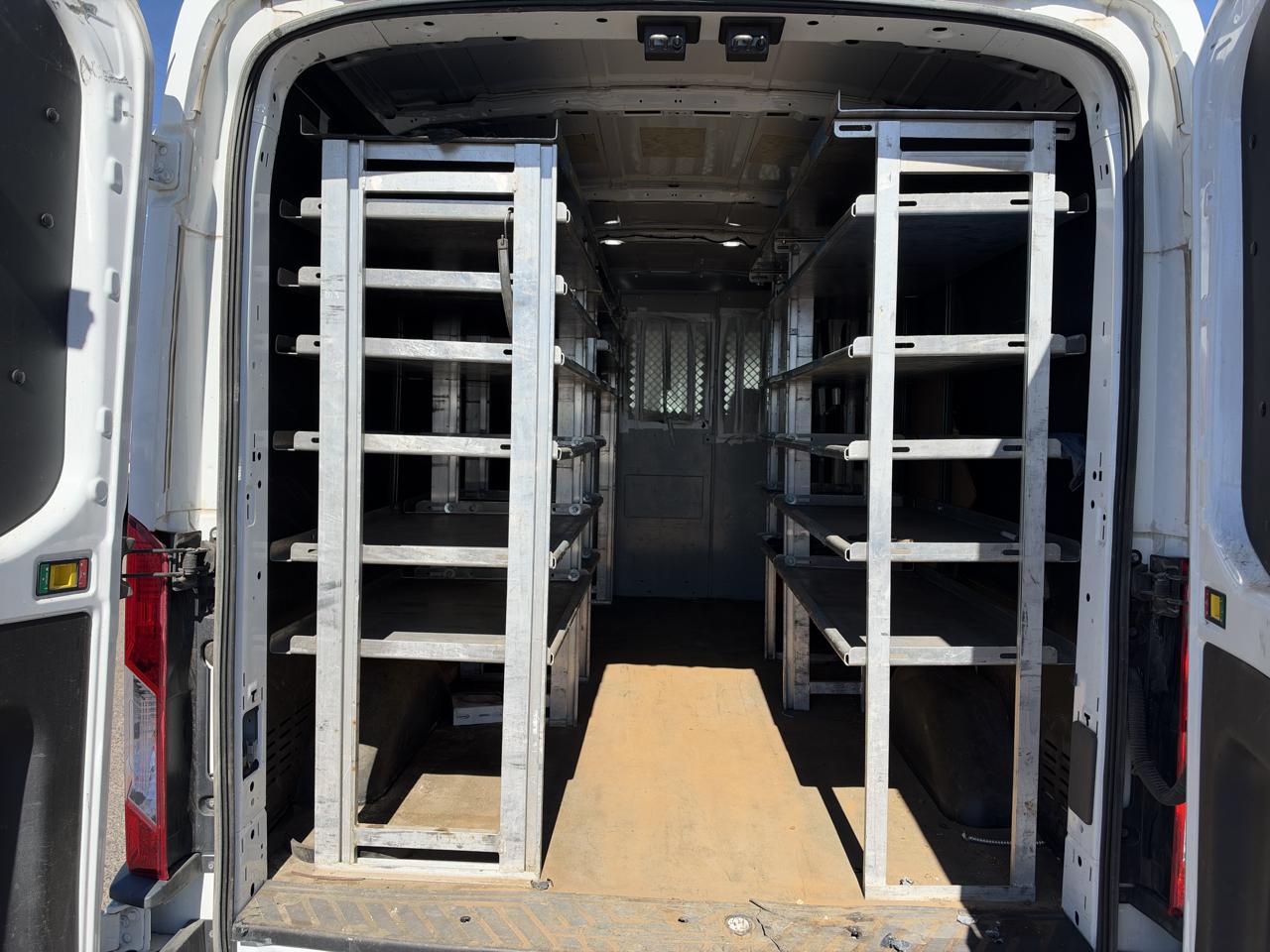 Ford Transit photo 5