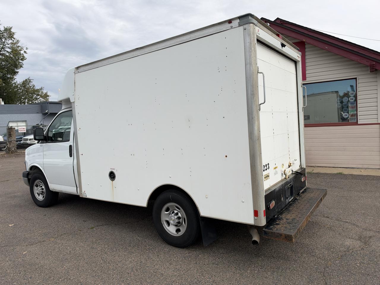 Chevrolet Express Commercial Cutaway 3500 Van 139" 2021