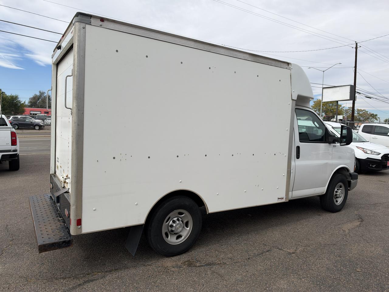 Chevrolet Express Commercial Cutaway 3500 Van 139" 2021