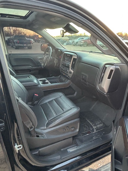 GMC Sierra 1500 Denali Crew Cab Short Box 4WD 2017