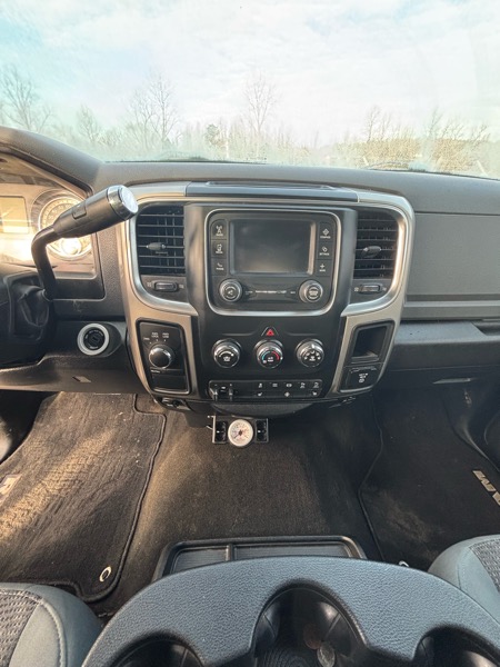 RAM 2500 SLT Crew Cab SWB 4WD 2017