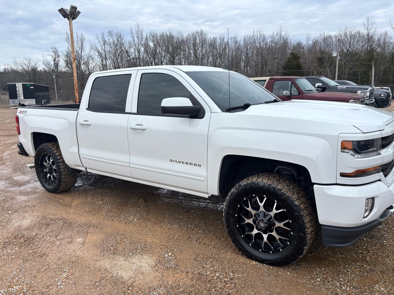 Chevrolet Silverado 1500 4WD Crew Cab 143.5" LT 2017