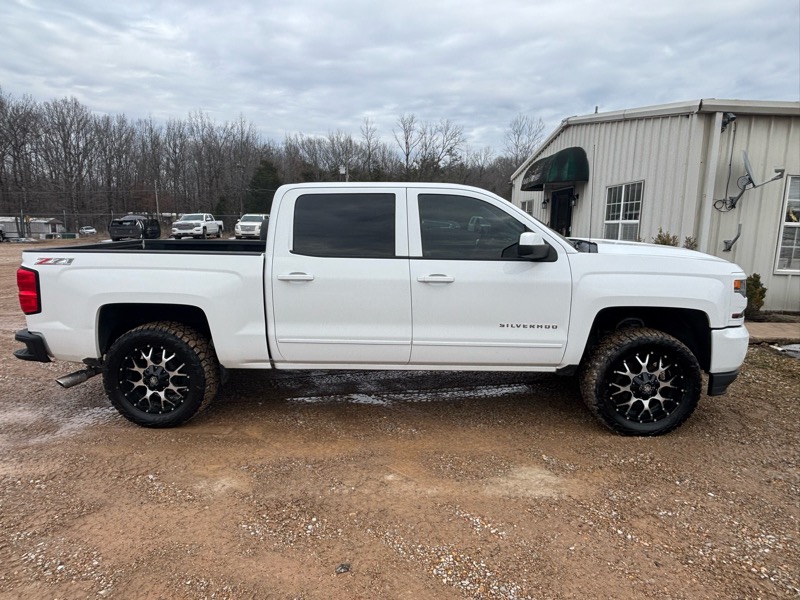 Chevrolet Silverado 1500 4WD Crew Cab 143.5" LT 2017