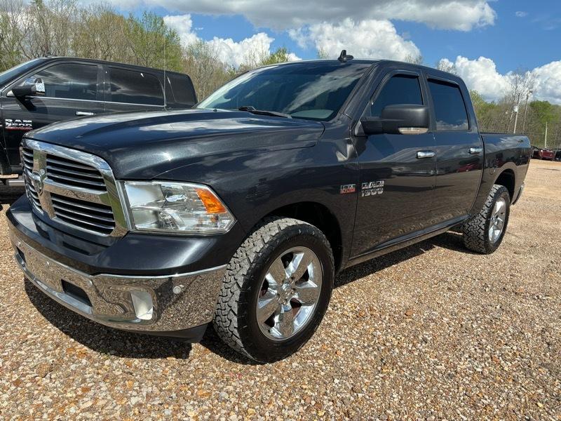 2017 RAM 1500 4WD Crew Cab 140.5" Big Horn
