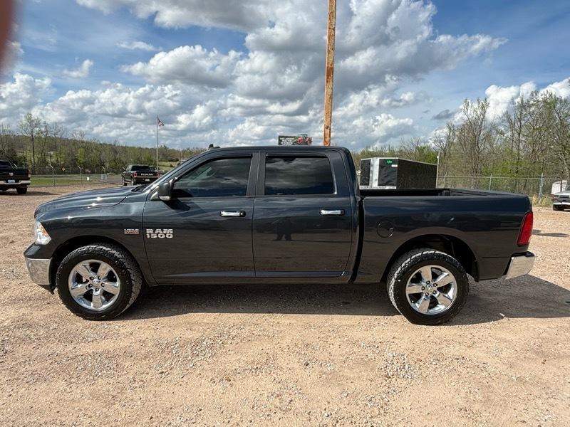 RAM 1500 4WD Crew Cab 140.5" Big Horn 2017