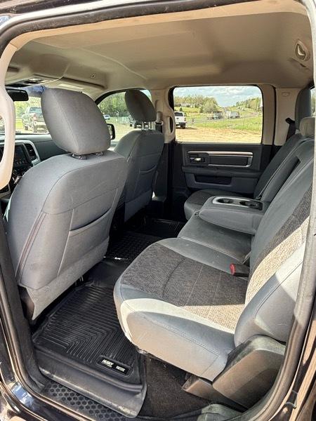 RAM 1500 4WD Crew Cab 140.5" Big Horn 2017