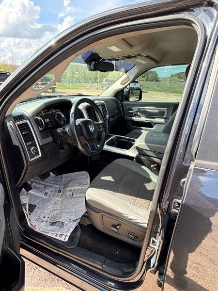 RAM 1500 4WD Crew Cab 140.5" Big Horn 2017
