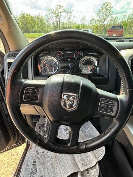 RAM 1500 4WD Crew Cab 140.5" Big Horn 2017