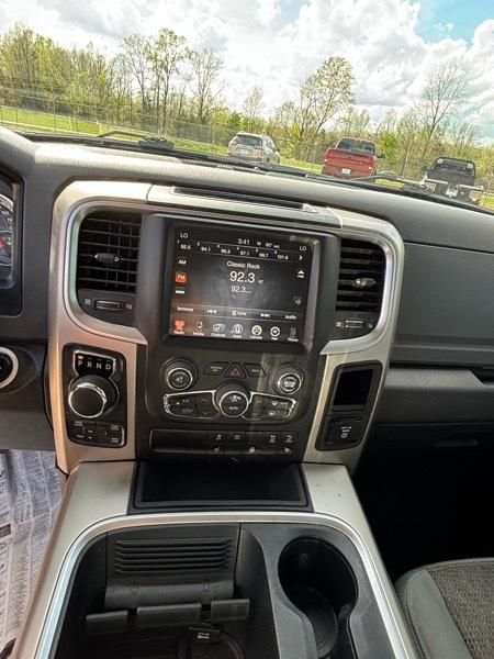 RAM 1500 4WD Crew Cab 140.5" Big Horn 2017