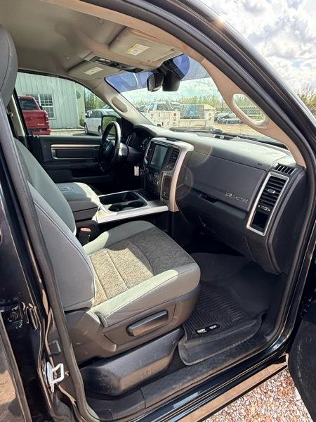 RAM 1500 4WD Crew Cab 140.5" Big Horn 2017