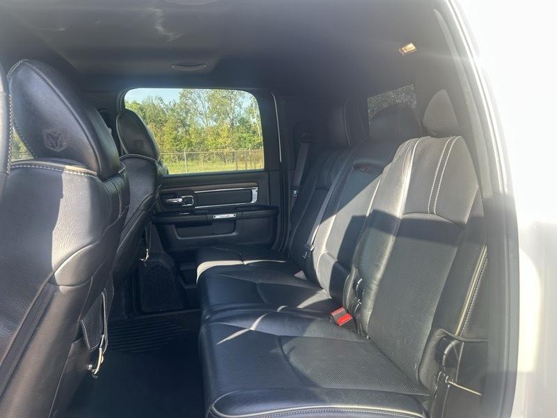 RAM 3500 4WD Mega Cab 160.5" Laramie Limited 2017