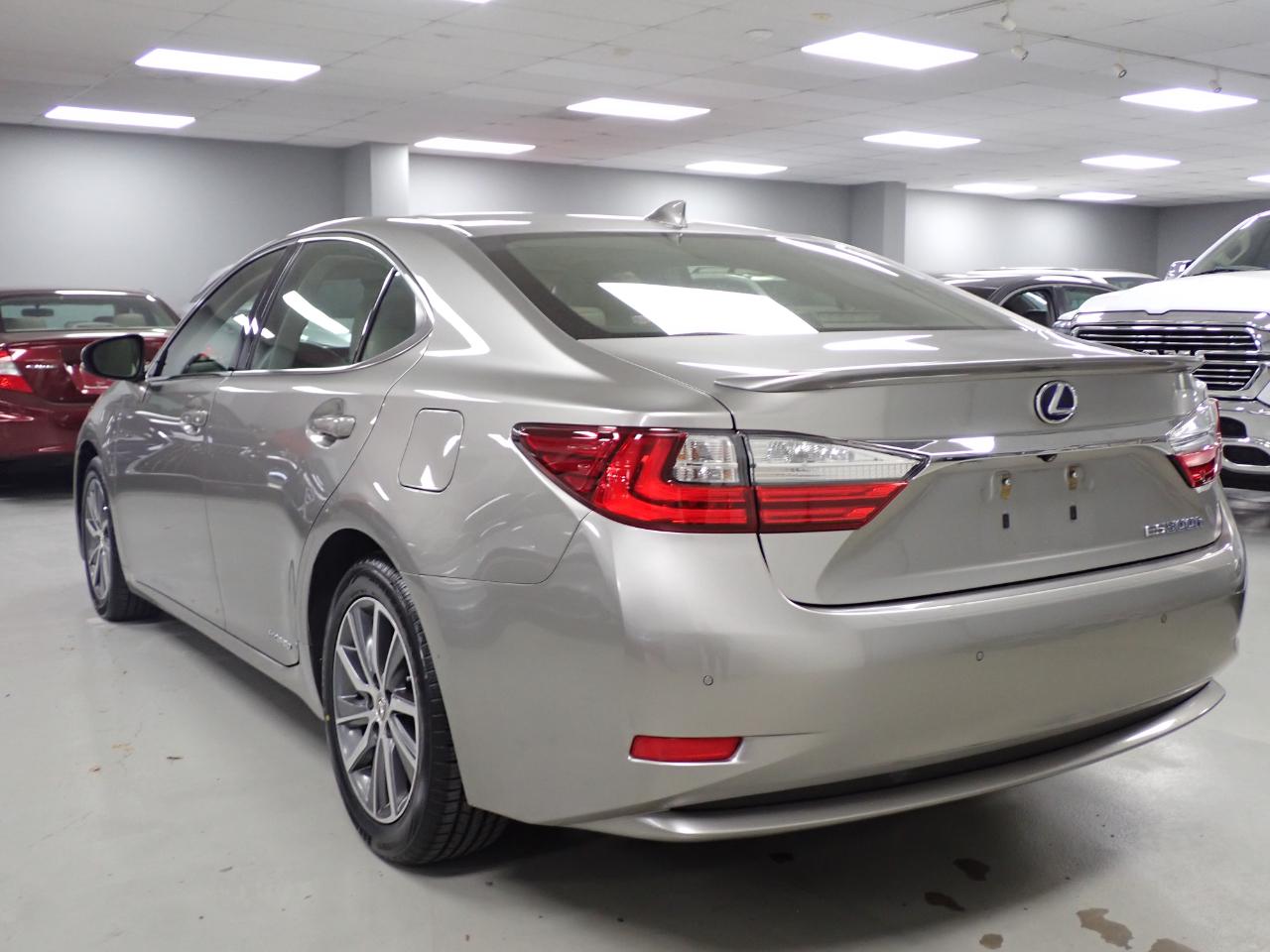 Lexus ES 300h Luxury 2017