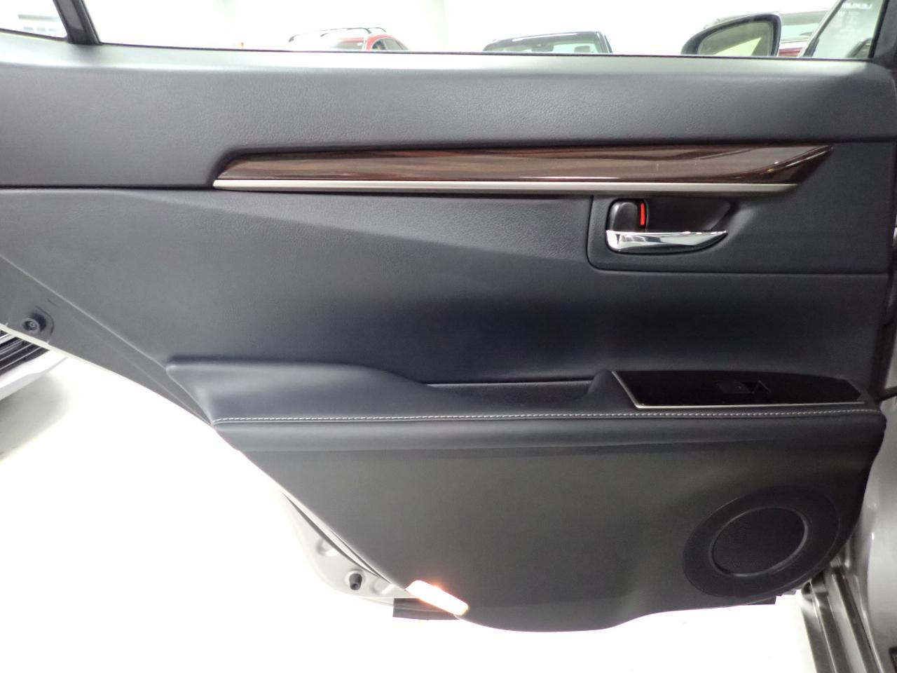 Lexus ES 300h Luxury 2017