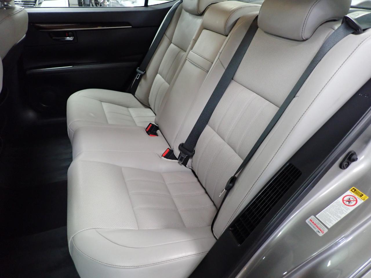 Lexus ES 300h Luxury 2017