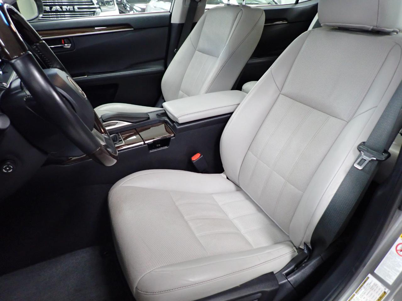 Lexus ES 300h Luxury 2017