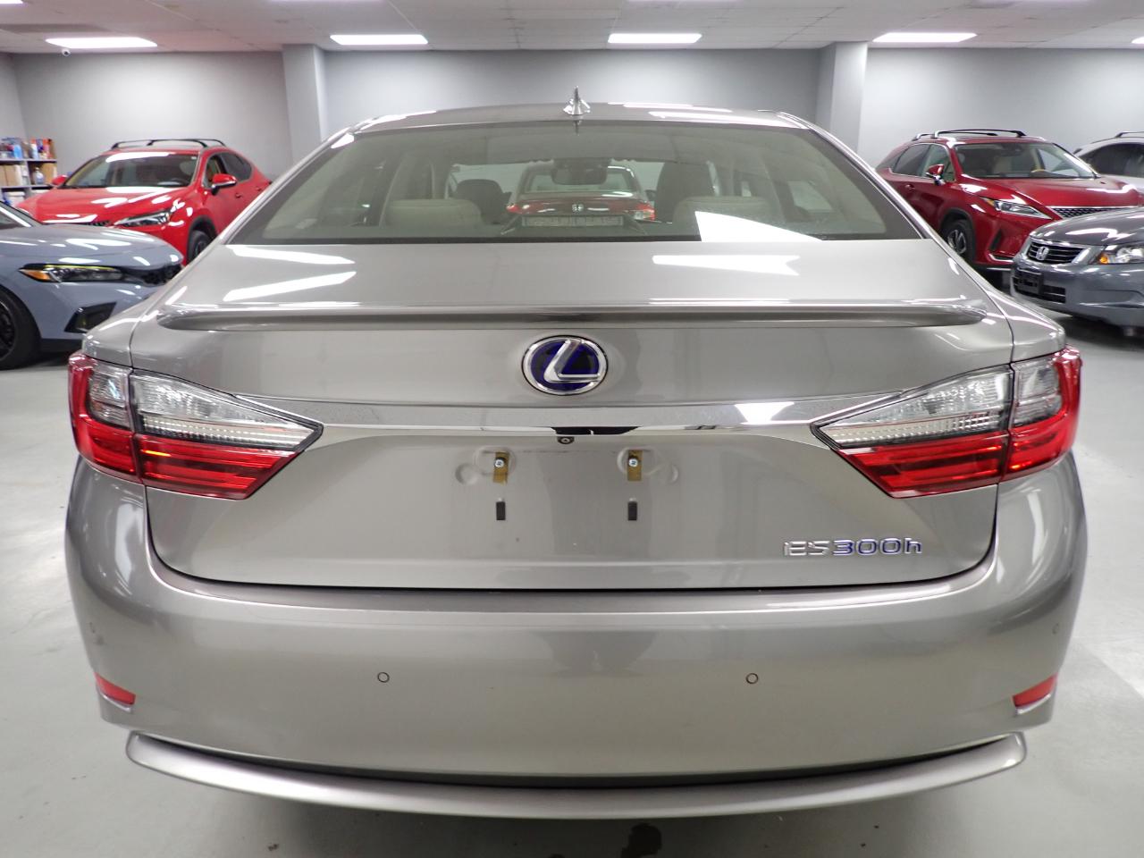 Lexus ES 300h Luxury 2017