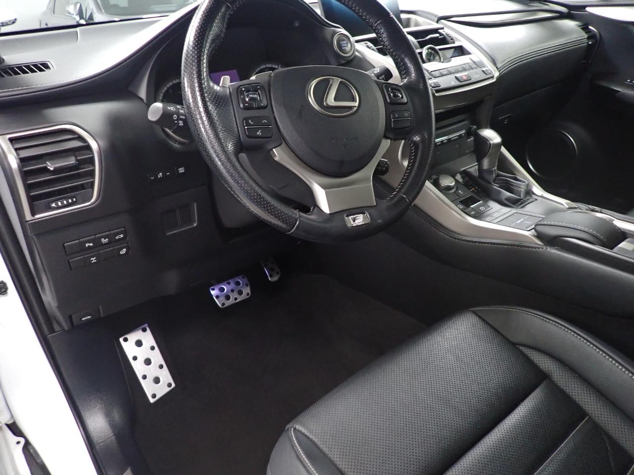 Lexus NX 200t  2017