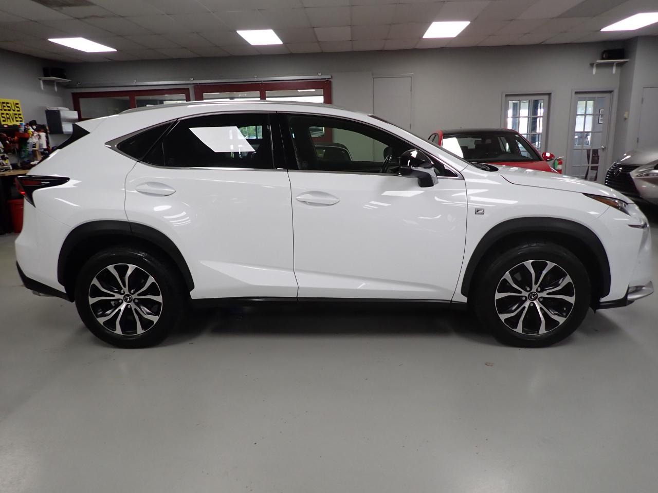 Lexus NX 200t  2017