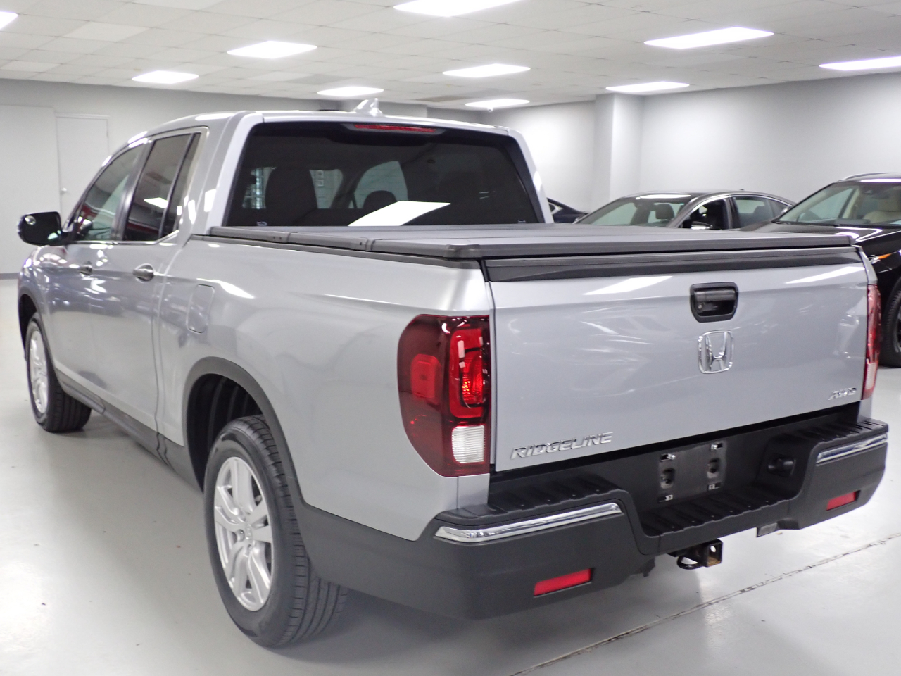 2017 Honda Ridgeline RT photo 3