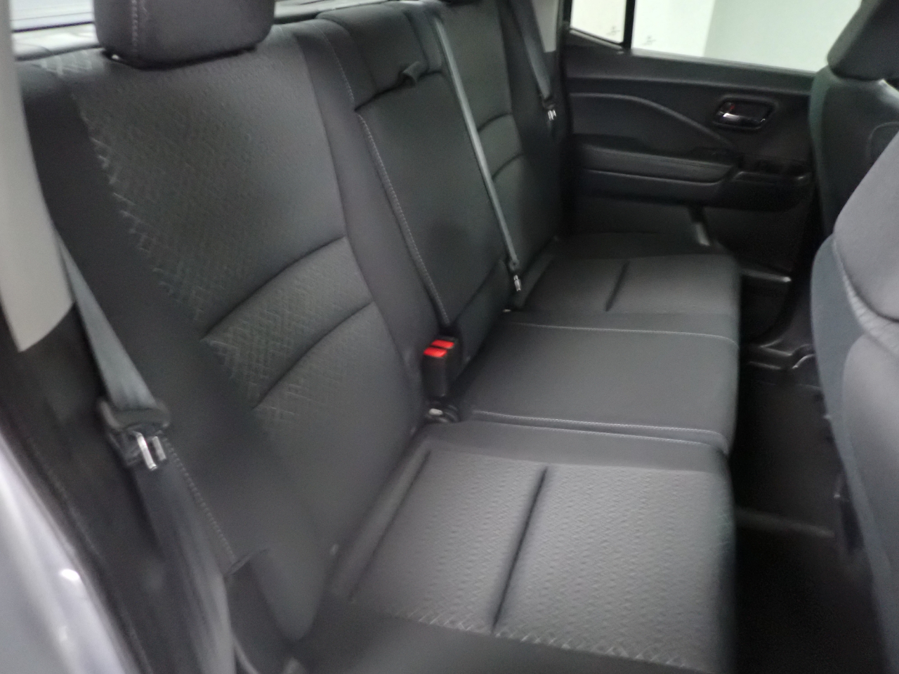 2017 Honda Ridgeline RT photo 8