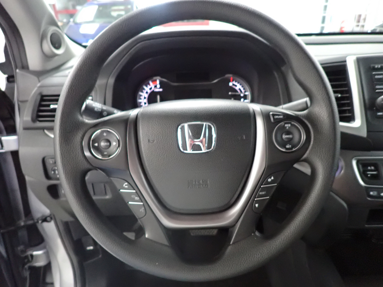 2017 Honda Ridgeline RT photo 14