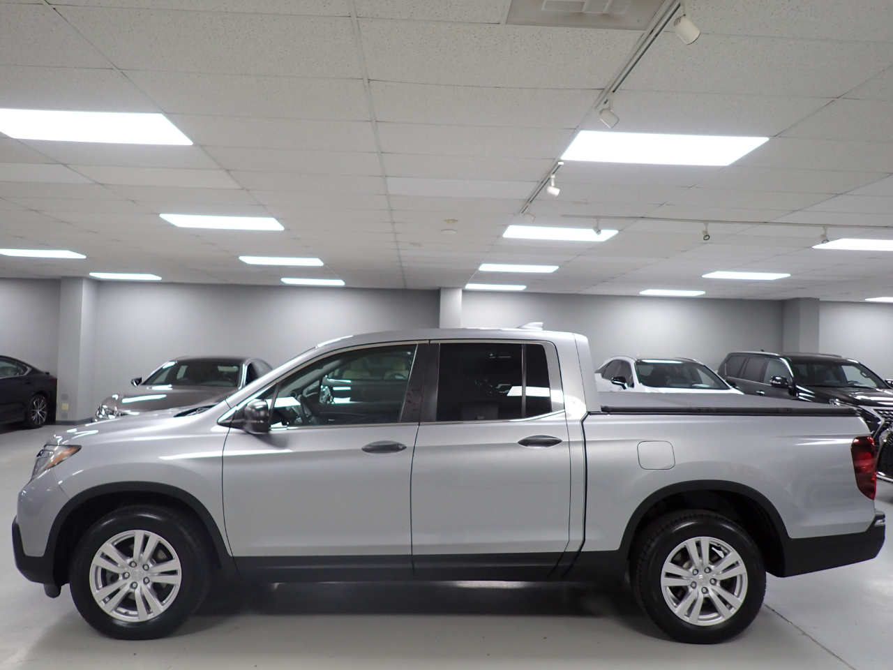 2017 Honda Ridgeline RT photo 16