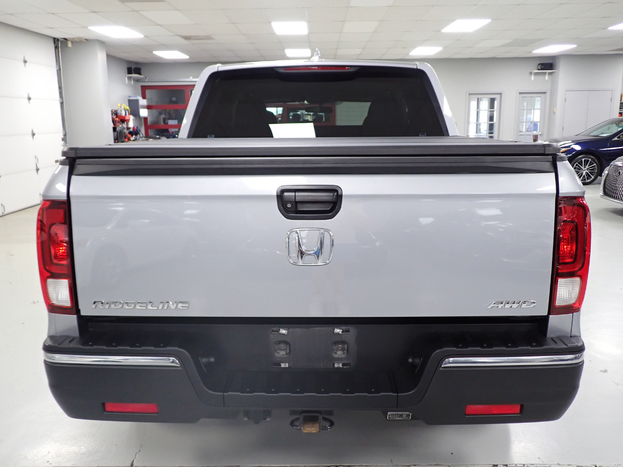 2017 Honda Ridgeline RT photo 17
