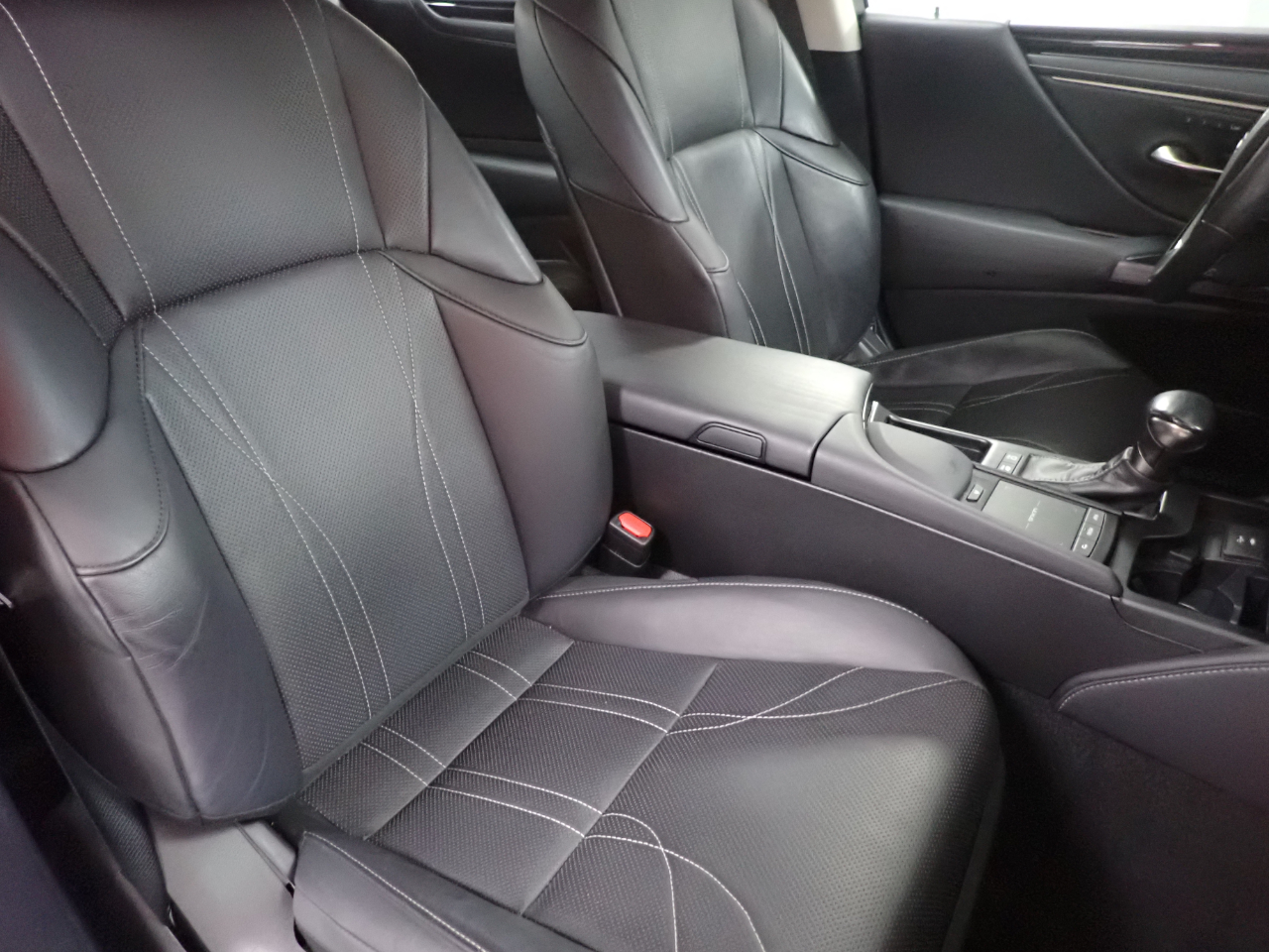 Lexus ES 300h Luxury 2021 Lexus ES 300h Luxury 2021